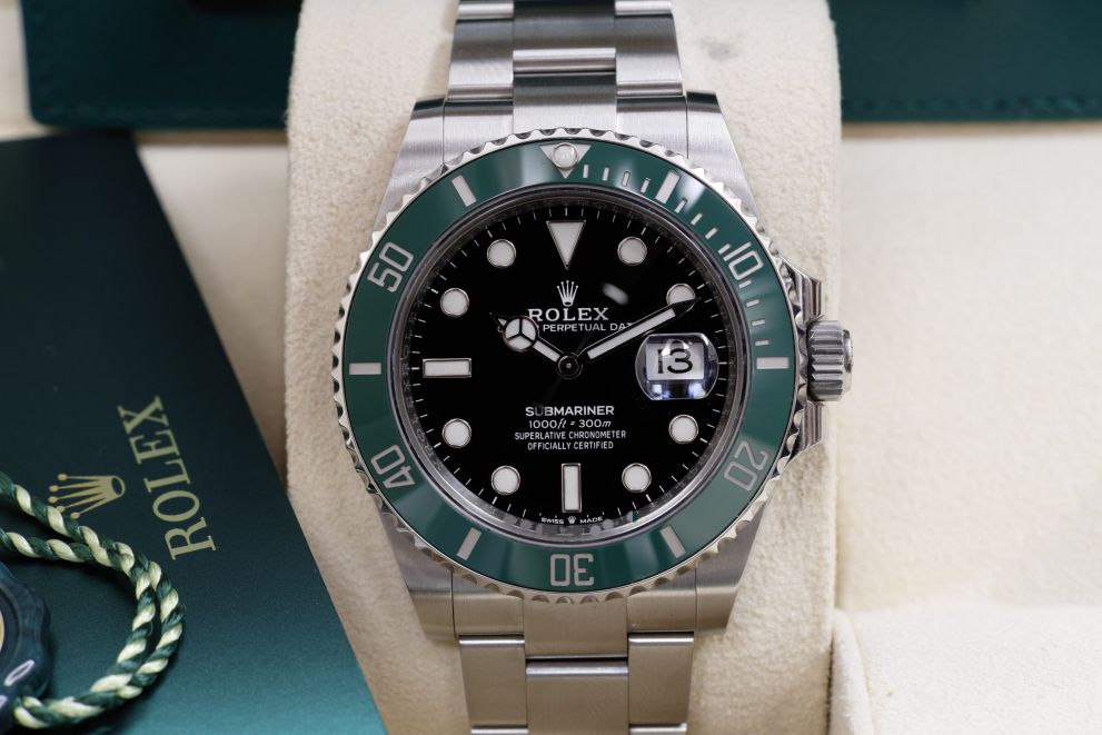 Rolex Submariner date Ref. 126610LV "Starbucks" Like Mint Full set