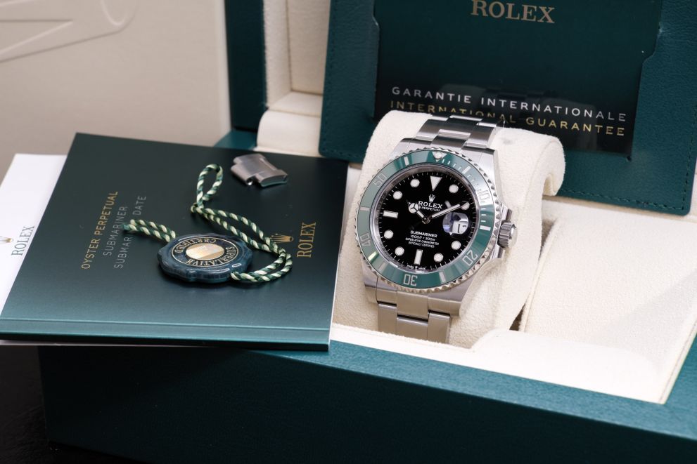 Rolex Submariner date Ref. 126610LV "Starbucks" Like Mint Full set
