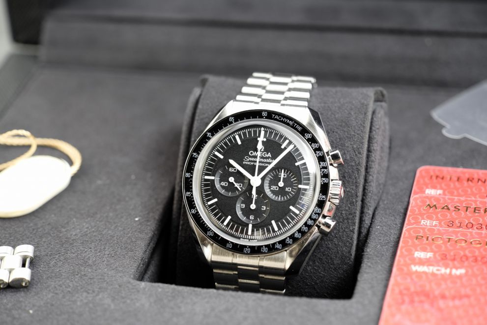 Omega Speedmaster Moonwatch full set like mint 2021 b/p big box