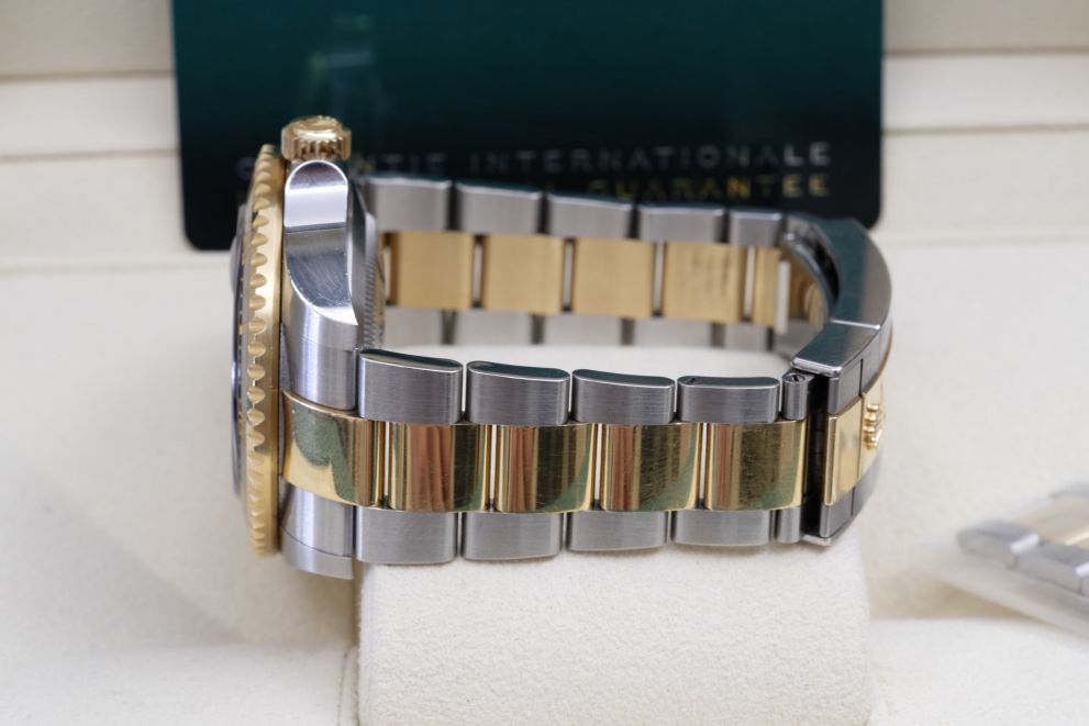 Rolex Sea-Dweller Ref. 126603 SS / Yellow Gold 18kt Box & papers Unpolished