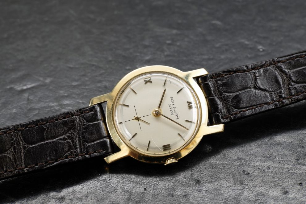Patek Philippe Calatrava Vintage yellow gold - original dial - disco volante