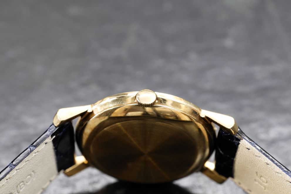 Patek Philippe Calatrava Vintage yellow gold - original dial - disco volante