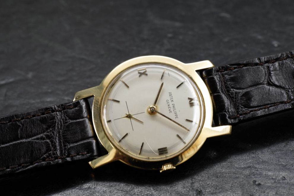 Patek Philippe Calatrava Vintage yellow gold - original dial - disco volante