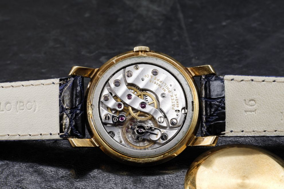 Patek Philippe Calatrava Vintage yellow gold - original dial - disco volante