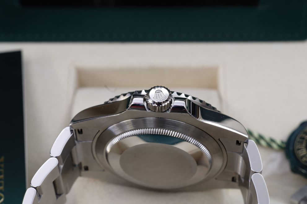 Rolex Submariner No Date Ref. 124060 Full set 2021