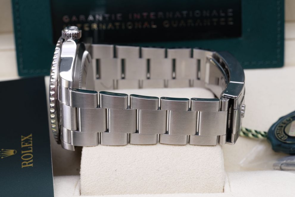 Rolex Submariner No Date Ref. 124060 Full set 2021