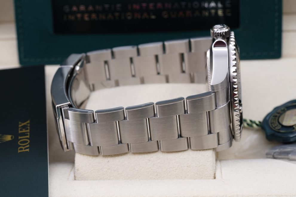 Rolex Submariner No Date Ref. 124060 Full set 2021