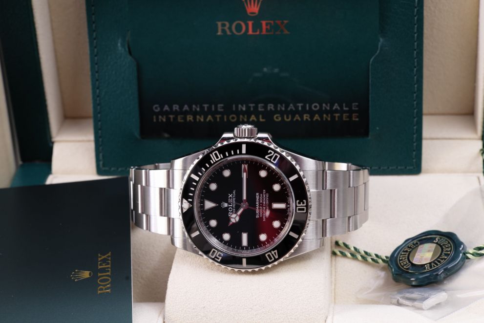 Rolex Submariner No Date Ref. 124060 Full set 2021