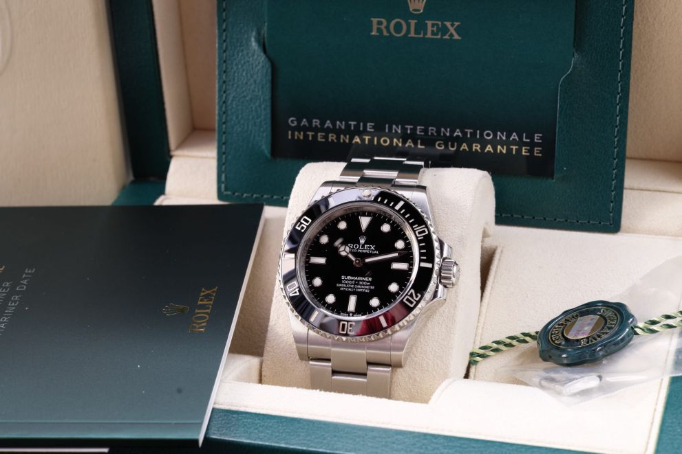 Rolex Submariner No Date Ref. 124060 Full set 2021