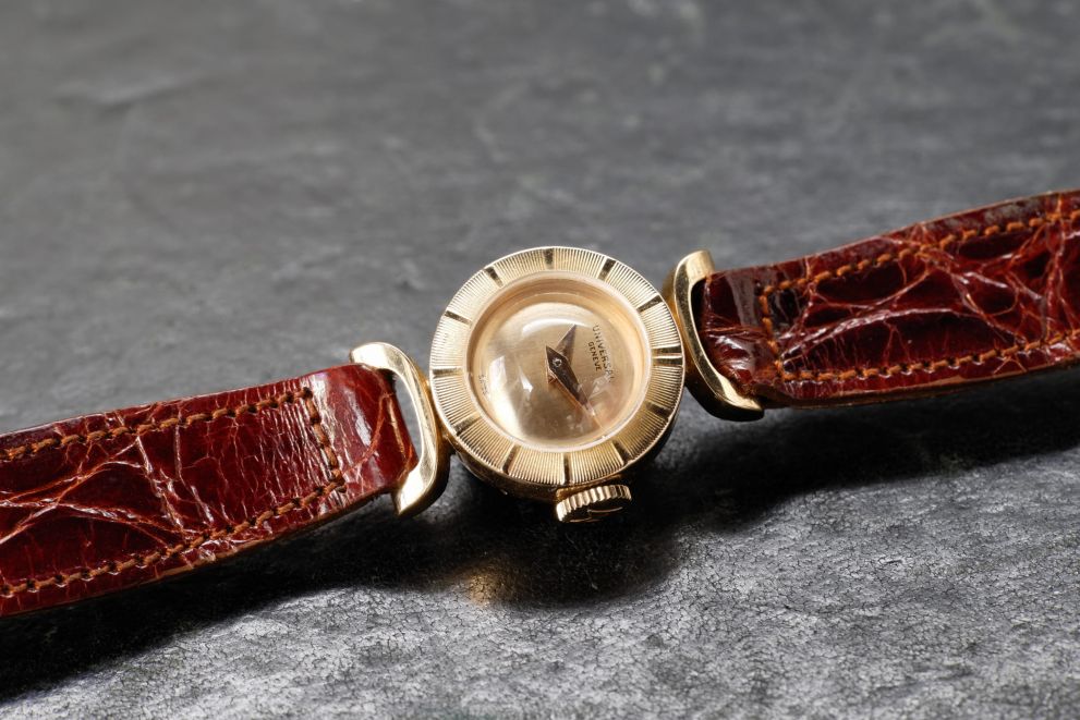 Universal Geneve Lady rose gold 18kt vintage watch - Pink dial