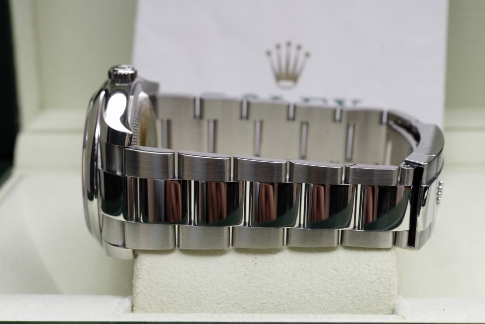 Rolex Datejust Ref. 116200 Black dial Roulette b/p